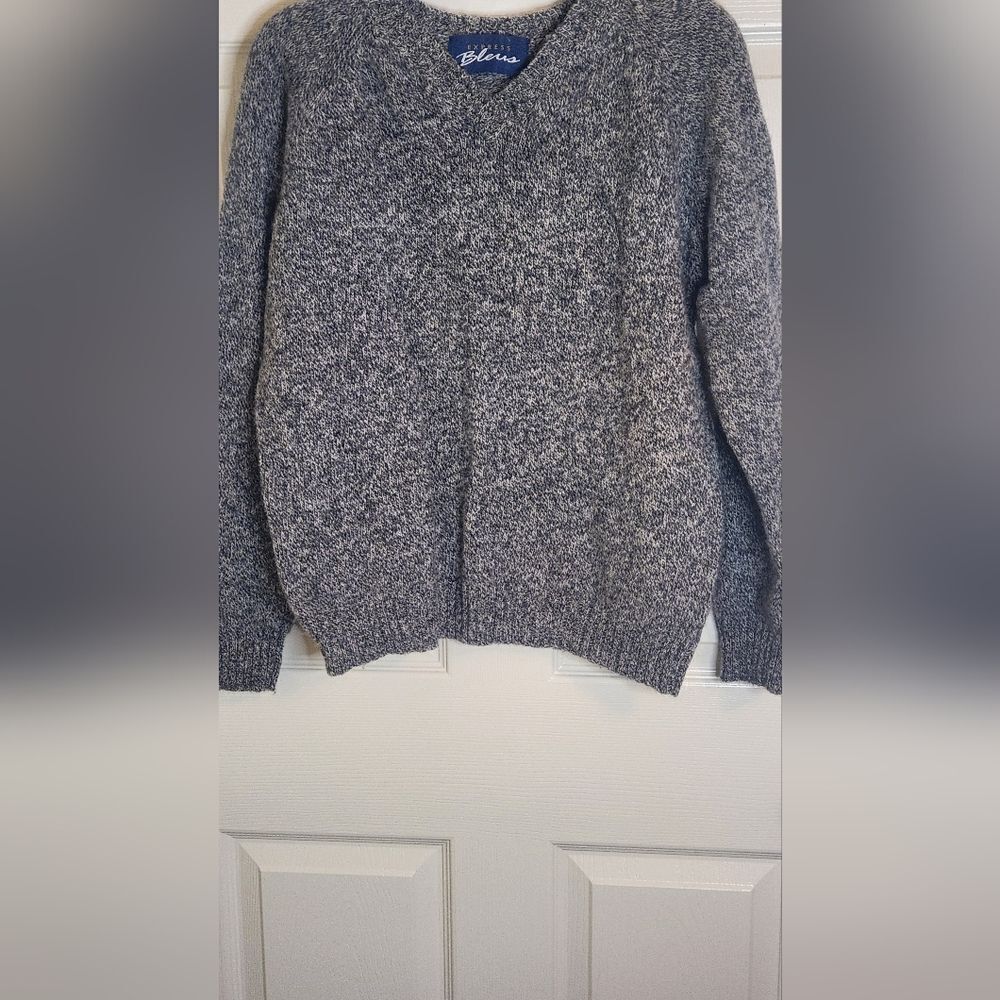 Vtg Express Blues M Gray White Lslv 100% WOOL V-neck Knit Women’s Sweater